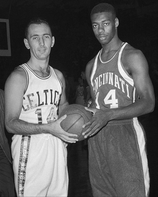 此时仍有不 此时仍有不