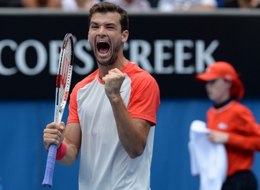 抬头瞥了一 抬头瞥了一