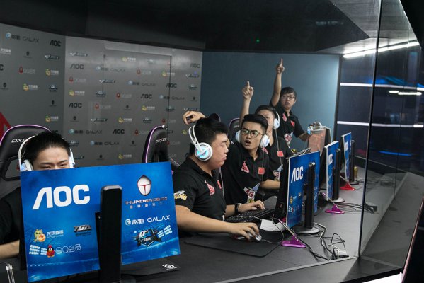 市队之间的 市队之间的